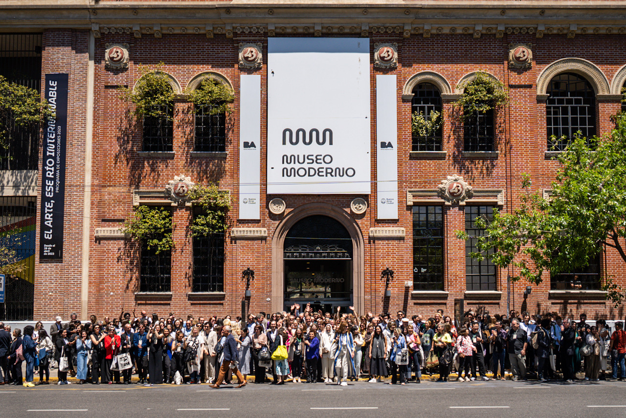 Die Teilnehmer:innen der jährlichen Konferenz von CIMAM, im Museo Moderno de Buenos Aires, Foto: CIMAM