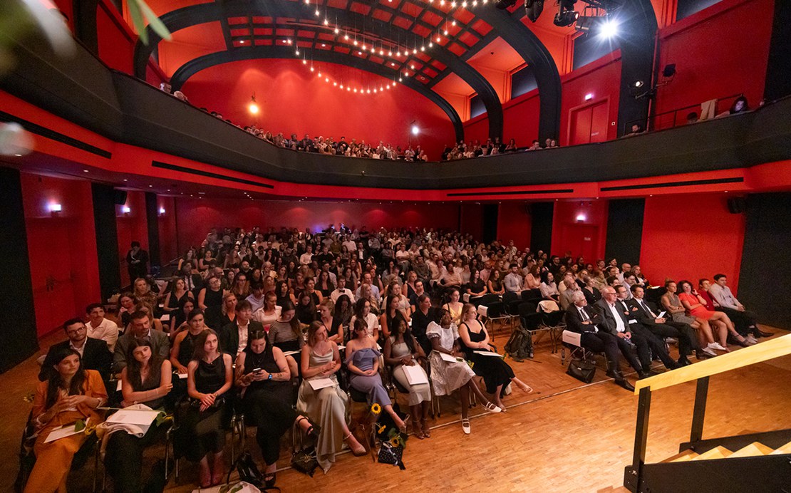 Diplomfeier-2024_Saal.jpg