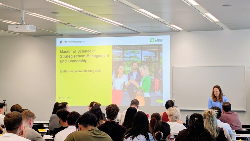 Strategie trifft Leadership: Einblicke in den neuen Masterstudiengang