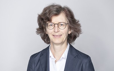 Prof. Dr. Esther Gelle