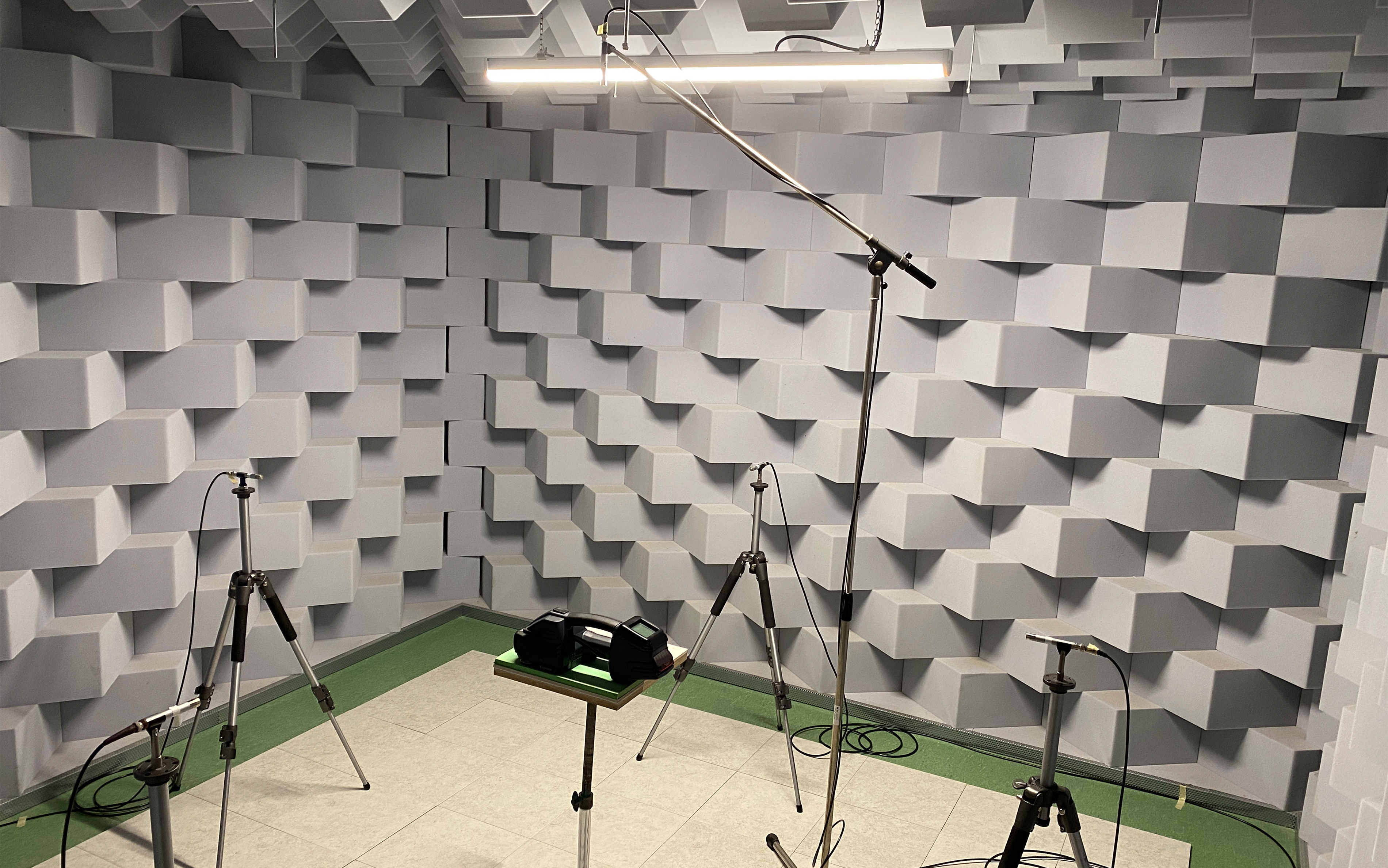 Semianechoic chamber